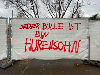 JEDER BULLE IST EIN HURENSOHN