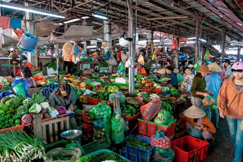 Market hall vegetables in Hoi An