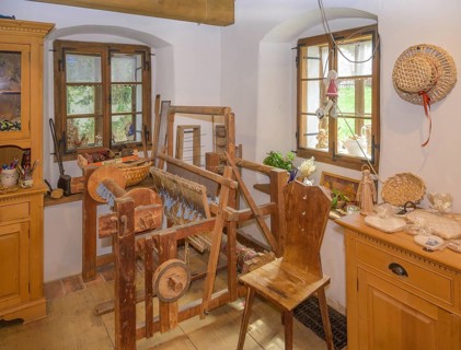Loom in the old smithy