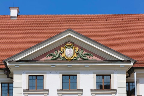 Coat of arms in the triangular gable