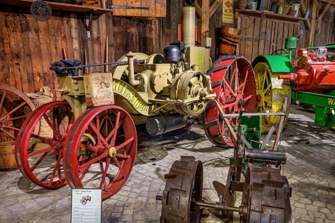 IHC-Mogul Tractor 8-16 from 1916