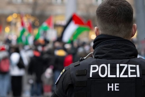 Hundreds of people take part in a pro-Palestine demonstration in Frankfurt am Main on 23 December 2023. The demonstration is accompanied by a massive police presence. Since a terrorist attack by Hamas...