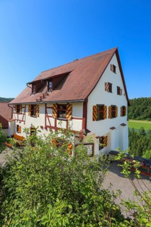 Hiking home of the Swabian Alb Association at Derneck Castle