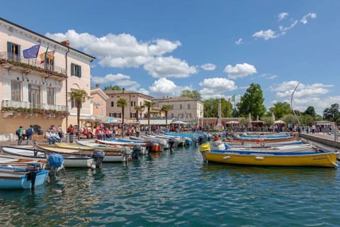 Shore promenade