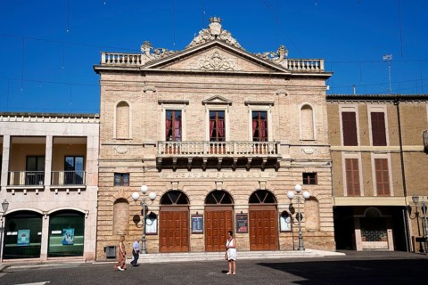 Municipal theatre