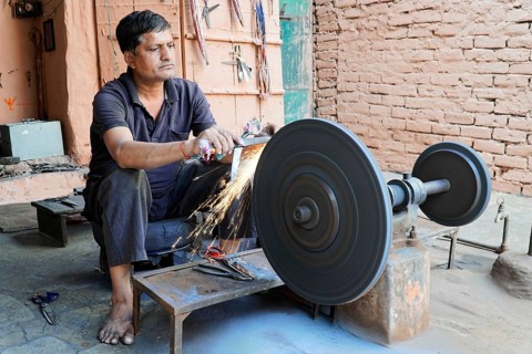 Manufacture of sabres and daggers