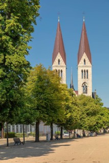 Cathedral Square with St Stephen's and Sixtus Cathedral