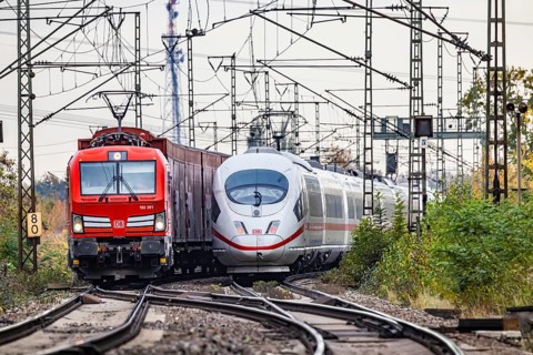ICE and goods train with Siemens Vectron BR 193 meet on open track on the Schusterbahn