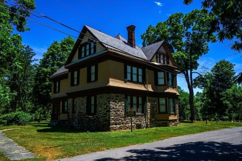 Historic Huguenot Street