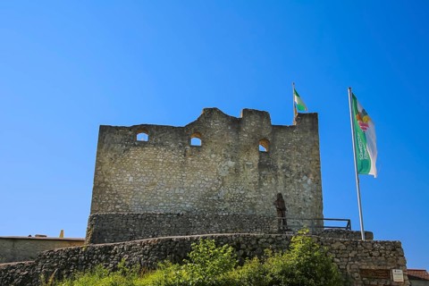 Derneck Castle