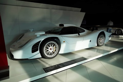 Porsche 911 GT1 98 road version
