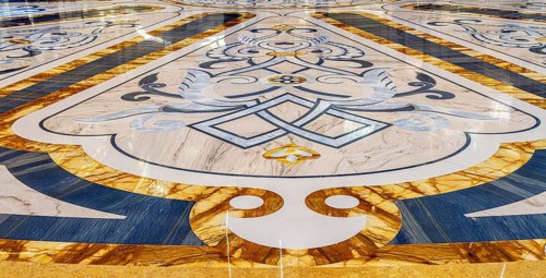Floor pattern in the main hall