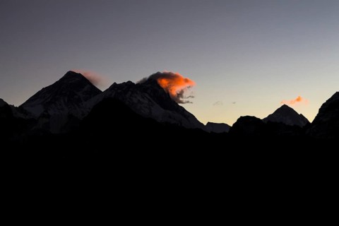 View towards the East at daybreak from Gokyo Ri