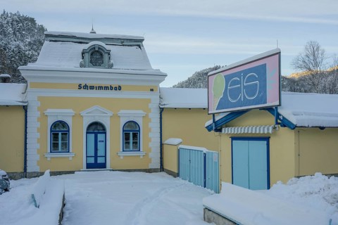 Entrance to the swimming pool in winter