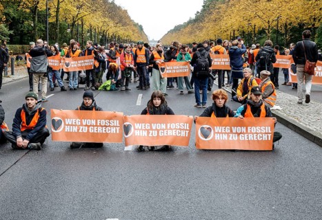 Climate activists of the last generation from the Strasse des 17.Juni. The Last Generation has called for a mass occupation action
