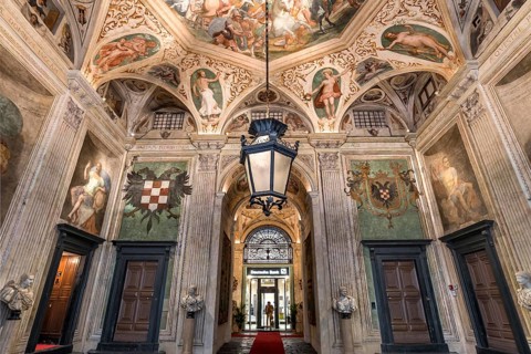 Room with ceiling frescoes in Palazzo Angelo Giovanni Spinola