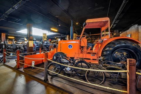 Seaman DS 47 tractor with snow plough