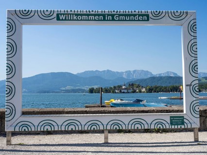Picture frame as photo point