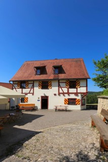 Hiking home of the Swabian Alb Association at Derneck Castle