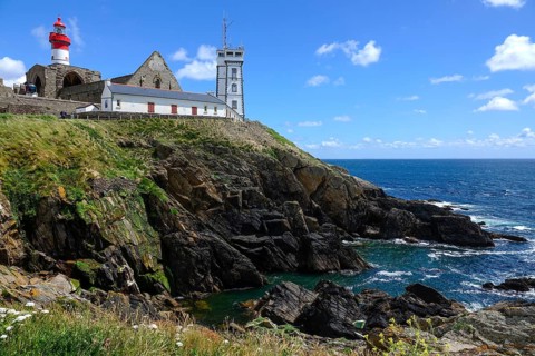 Semaphore, ruins of the Saint-Mathieu abbey and lighthouse on the Pointe Saint-Mathieu,