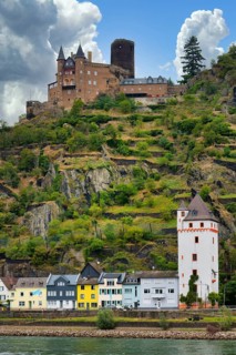 Katz Castle overlooking the Rhine River, St Goarshausen, Rhineland Palatinate, Germany, Europe