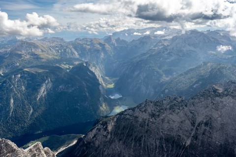 View from the summit of the Watzmann Mittelspitze, view of mountain panorama with Steinernes Meer,