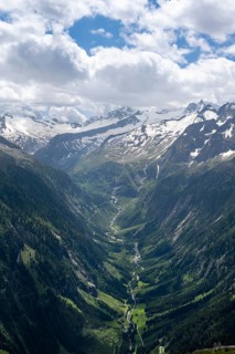 View of a mountain valley and snow-covered mountain peaks, Zemmgrund with Zemmbach stream, Grosser