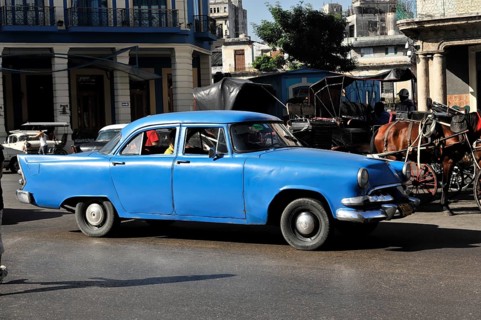 Vintage car from the 1950s in the centre of Havana, Centro Habana, Cuba, Greater Antilles,