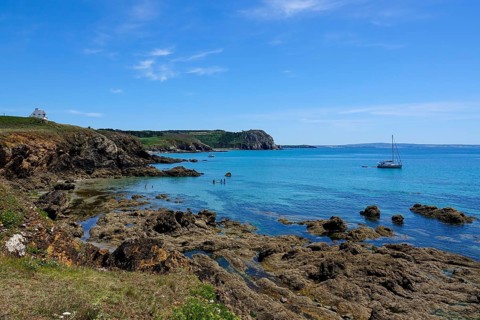 Pointe de Treboul in the Baie de Douarnenez bay seen from the Ile de l'Aber, Crozon peninsula,
