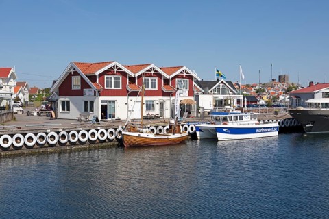 View of Hoenoe, Hoenoe archipelago island, Oeckeroe municipality, Vaestra Goetalands laen province,