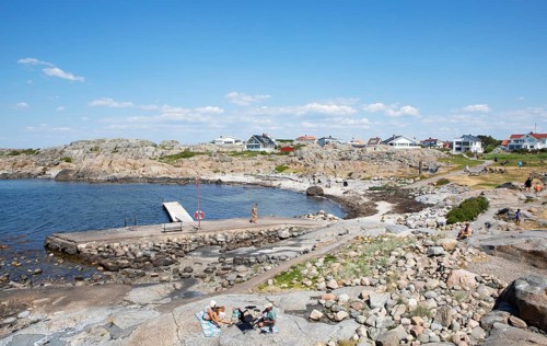 Bathing bay on the archipelago island of Hoenoe, Oeckeroe municipality, Vaestra Goetalands laen
