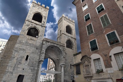 Porta Soprana city gate, 14th century, flats and dungeons in the 18th century and converted into