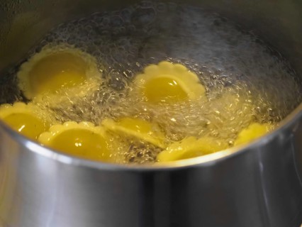 Ravioli agnolotti pasta food