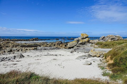 Sandy beach beach with granite rocks, Meneham, Menez Ham, Kerlouan, Finistere Penn ar Bed