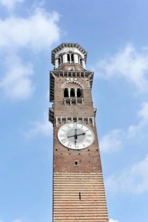 Lamberti Tower, Torre dei Lamberti, Piazza delle Erbe, Verona, Veneto, Veneto, Italy, Europe