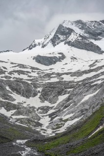 Schlegeisgrund valley, glaciated mountain peaks Dosso Largo and Schlegeiskees glacier, Berliner