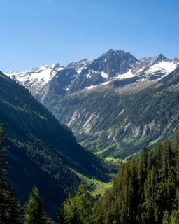 View of the Zemmtal valley, narrow mountain valley with rocky mountain peaks, Grosser Greiner and