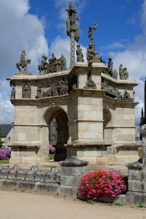 Calvary Calvaire, enclosed parish of Enclos Paroissial de Pleyben from the 15th to 17th century,