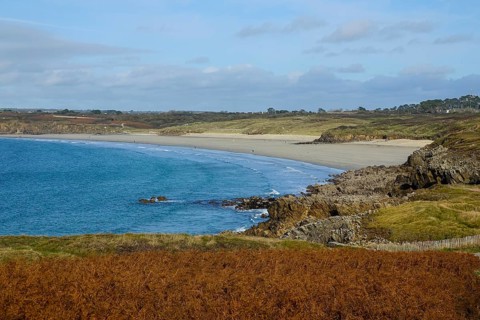 Sandy beach beach Plage des Blancs Sablons, seen from the peninsula Kermorvan, Le Conquet,