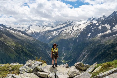 Mountaineer on hiking trail, Berliner Hoehenweg, mountain panorama with mountain valley Zemmer