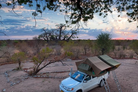 Tsumkwe, 13.11.2011, Camping under a Baobab in Namibia |Camping under a Baobab in Namibia. |