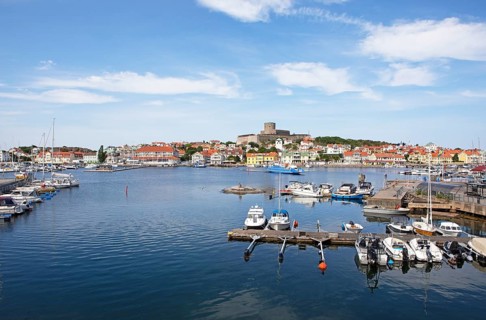 Marstrandsoe archipelago island with the harbour and Carlsten Fortress, Marstrand, Vaestra