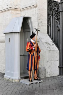 Swiss Guard, San Pietro, St Peter's Basilica, Vatican State, Vatican, Rome, Italy, Europe