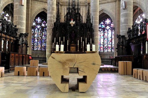 Detail, altar area, Heilig-Kreuz-Muenster, Schwaebisch Gmuend, Baden-Wuerttemberg, Germany, Europe