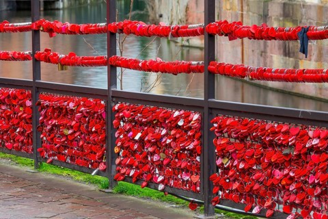 Countless red love locks on railings, Little Venice, Petite Venise, Der Fischerstaden, Colmar,