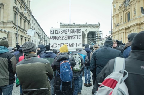Demonstrators at the central rally, farmers' protest, Odeonsplatz, Munich, Upper Bavaria, Bavaria,