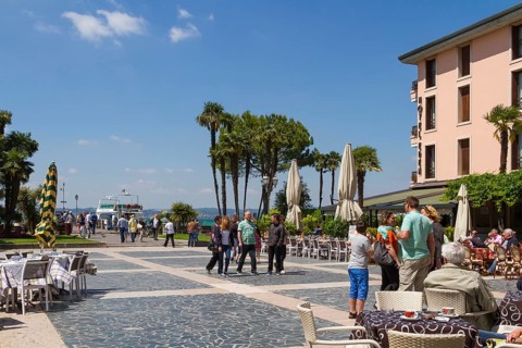 Piazza Giosue Carducci near the harbour, Sirmione, Lake Garda, Brescia, Lombardy, Italy, Europe