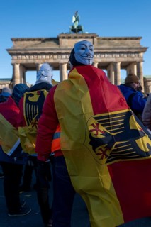 Germany, Berlin, 08.01.2024, Protest by farmers in front of the Brandenburg Gate, German flag,