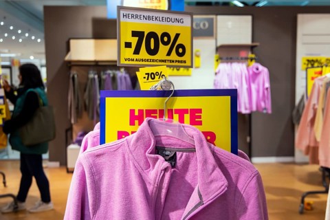 Galeria Kaufhof, Stuttgart city centre Eberhardstrasse. Clearance sale before closing, Stuttgart,