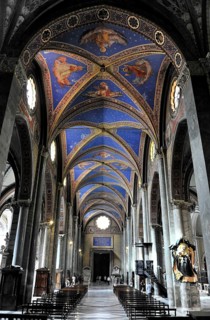 Interior view of the Gothic basilica, construction started at the end of the 13th century, Santa